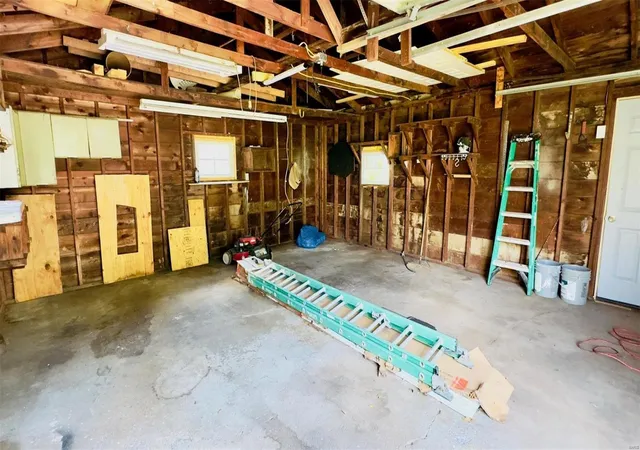 Photo 23 of Sale Pending at 11031 Florence Ave, Saint Ann, MO 63074 | MLS# 24051465 | Listing updated on 2024-09-13