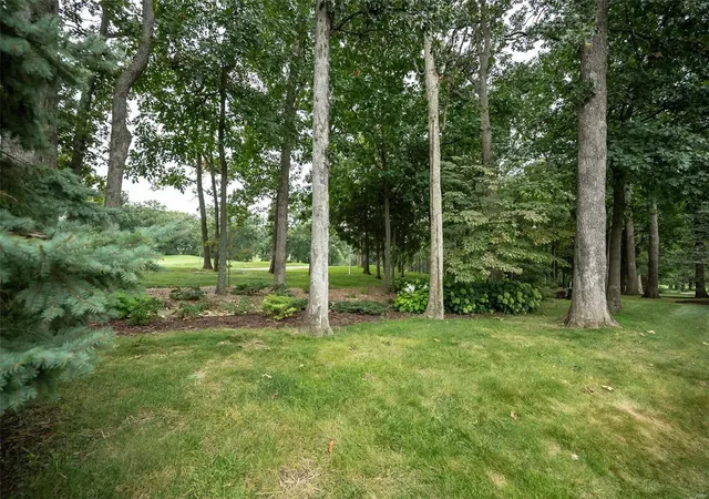 Photo 2 of Sale Pending at 533 Forest Crest, Lake Saint Louis, MO 63367 | MLS# 24051538 | Listing updated on 2024-08-27