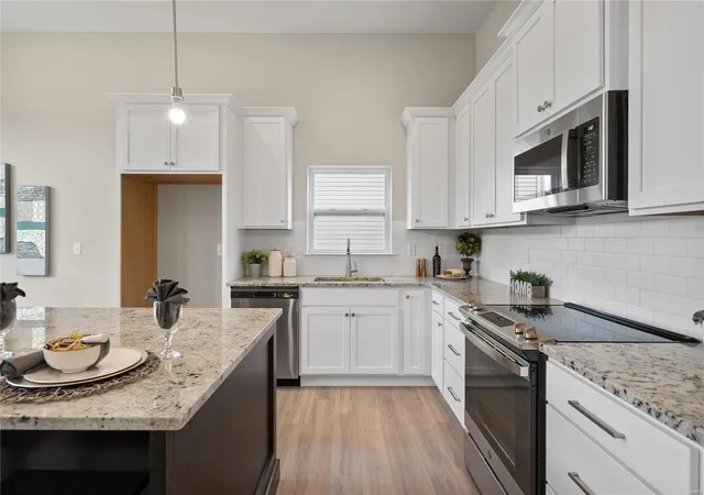 Photo 4 of Single family home for sale at 4947 Butler Hl Rd, Saint Louis, MO 63128 | MLS# 24051643 | Listing updated on 2025-03-19