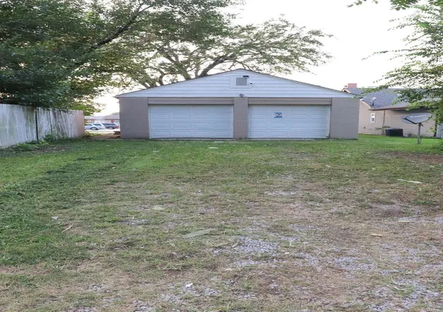 Photo 17 of Single family home for sale at 2040 Benton St, Granite City, IL 62040 | MLS# 24051666 | Listing updated on 2024-08-16