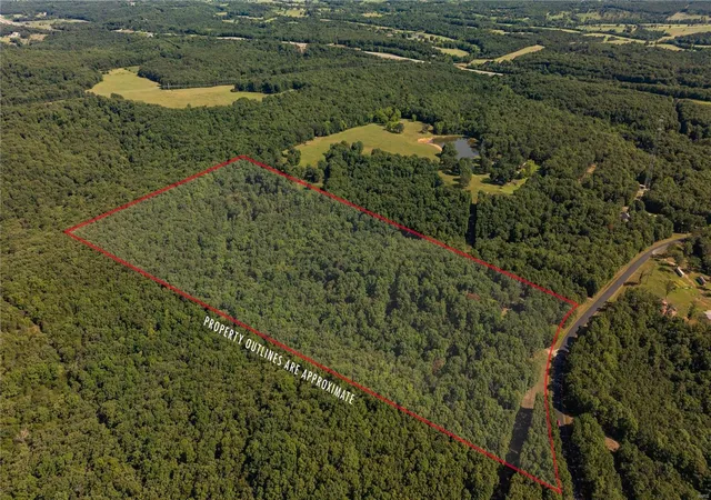 Photo 2 of Sale Pending at 29274 Hwy T, Stoutland, MO 65567 | MLS# 24051718 | Listing updated on 2024-11-27