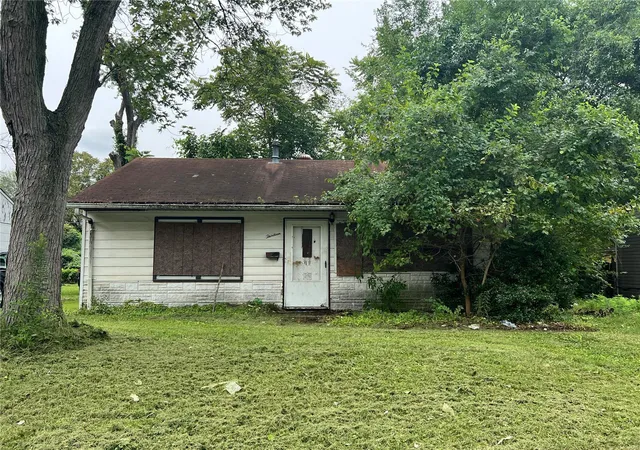 Photo 1 of Single family home for sale at 13 Marilyn Ln, East Saint Louis, IL 62206 | MLS# 24051726 | Listing updated on 2024-11-01