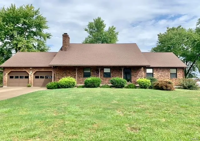 Photo 1 of Single family home for sale at 922 Park St, Monroe City, MO 63456 | MLS# 24051884 | Listing updated on 2024-10-07