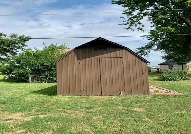 Photo 65 of Single family home for sale at 922 Park St, Monroe City, MO 63456 | MLS# 24051884 | Listing updated on 2024-10-07