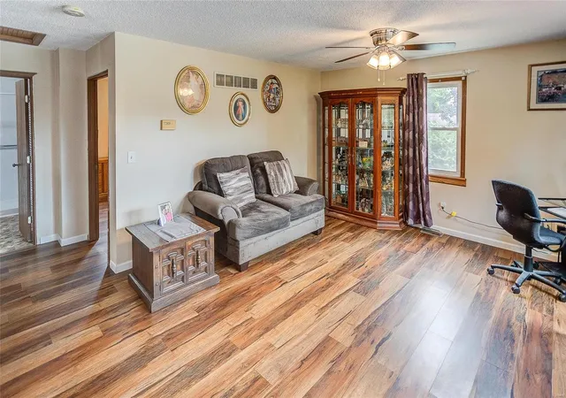 Photo 2 of Single family home for sale at 5 Queensbury Ct, Granite City, IL 62040 | MLS# 24052162 | Listing updated on 2024-11-25