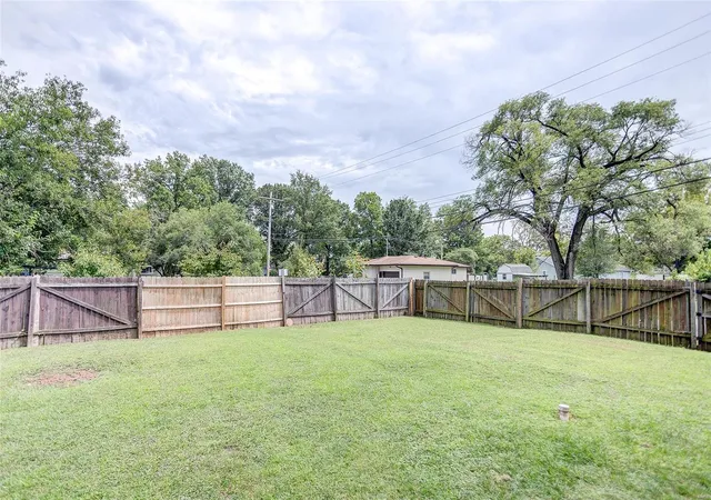 Photo 32 of Single family home for sale at 5 Queensbury Ct, Granite City, IL 62040 | MLS# 24052162 | Listing updated on 2024-11-25