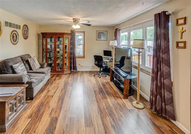 Photo 3 of Single family home for sale at 5 Queensbury Ct, Granite City, IL 62040 | MLS# 24052162 | Listing updated on 2024-11-25