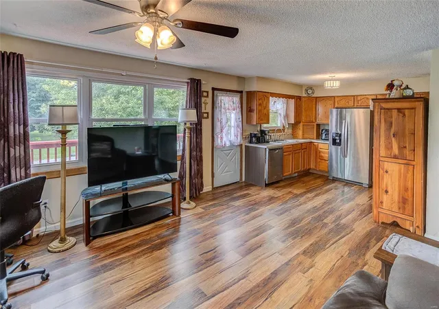Photo 4 of Single family home for sale at 5 Queensbury Ct, Granite City, IL 62040 | MLS# 24052162 | Listing updated on 2024-11-25