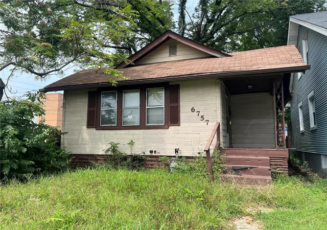 Photo 1 of Sale Pending at 6757 Schofield Pl, Saint Louis, MO 63133 | MLS# 24052333 | Listing updated on 2024-12-07