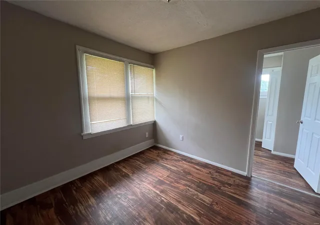 Photo 3 of Sale Pending at 6757 Schofield Pl, Saint Louis, MO 63133 | MLS# 24052333 | Listing updated on 2024-12-07