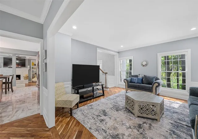 Photo 4 of Single family home for sale at 6335 Blf Forest Dr, Saint Louis, MO 63129 | MLS# 24052459 | Listing updated on 2024-12-04