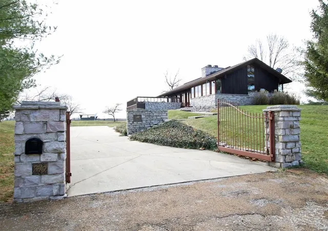 1st image of 790 Briar Hill Rd, Belleville, IL 62223 | MLS# 24052575