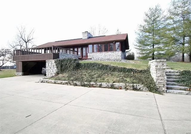 2nd image of 790 Briar Hill Rd, Belleville, IL 62223 | MLS# 24052575