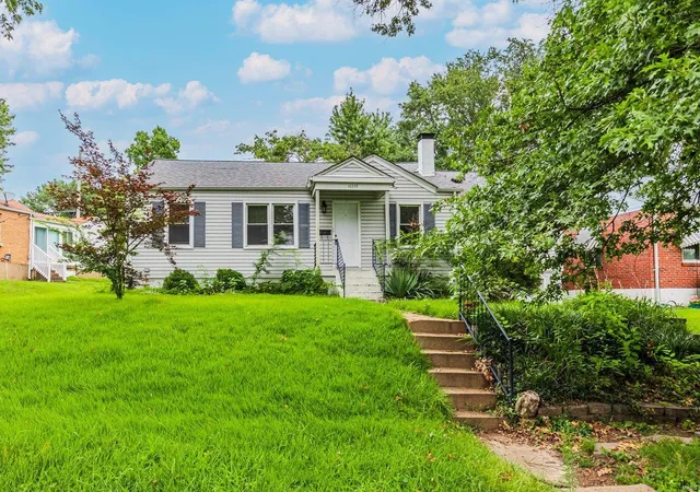 Photo 2 of Sale Pending at 10339 Saint Henry Ln, Saint Ann, MO 63074 | MLS# 24052663 | Listing updated on 2024-11-13