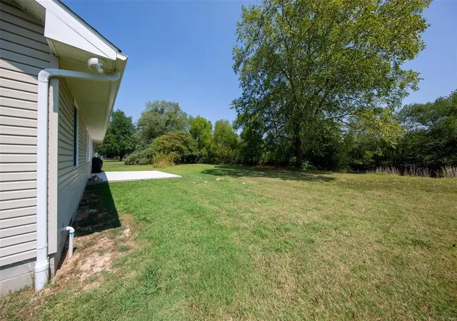 2nd image of 619 Saluki Dr, Marion, IL 62959 | MLS# 24052861