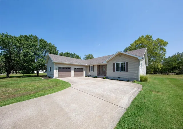 25th image of 619 Saluki Dr, Marion, IL 62959 | MLS# 24052861