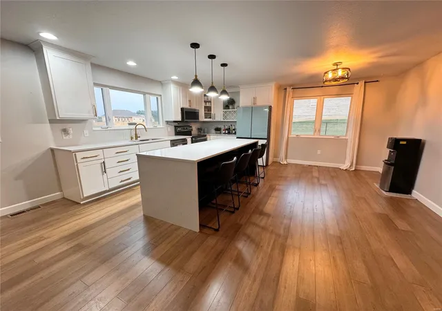 Photo 2 of Single family home for sale at 662 Jonathan Rd, Hannibal, MO 63401 | MLS# 24052935 | Listing updated on 2025-03-13