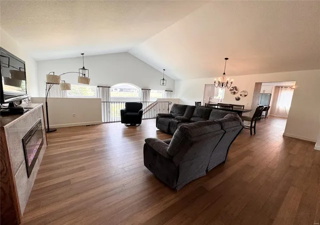 Photo 4 of Single family home for sale at 662 Jonathan Rd, Hannibal, MO 63401 | MLS# 24052935 | Listing updated on 2025-03-13