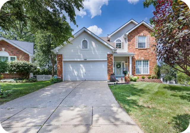 Photo 1 of Single family home for sale at 1169 Oak Knoll Manor Ct, Saint Louis, MO 63119 | MLS# 24052993 | Listing updated on 2024-10-14