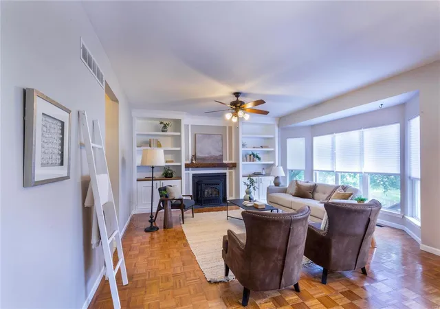 Photo 1 of Single family home for sale at 1169 Oak Knoll Manor Ct, Saint Louis, MO 63119 | MLS# 24052993 | Listing updated on 2024-10-14