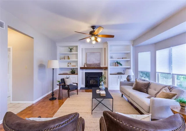 Photo 2 of Single family home for sale at 1169 Oak Knoll Manor Ct, Saint Louis, MO 63119 | MLS# 24052993 | Listing updated on 2024-10-14