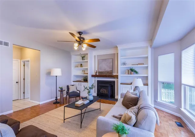 Photo 3 of Single family home for sale at 1169 Oak Knoll Manor Ct, Saint Louis, MO 63119 | MLS# 24052993 | Listing updated on 2024-10-14
