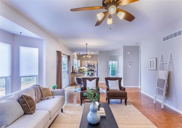 Photo 4 of Single family home for sale at 1169 Oak Knoll Manor Ct, Saint Louis, MO 63119 | MLS# 24052993 | Listing updated on 2024-10-14