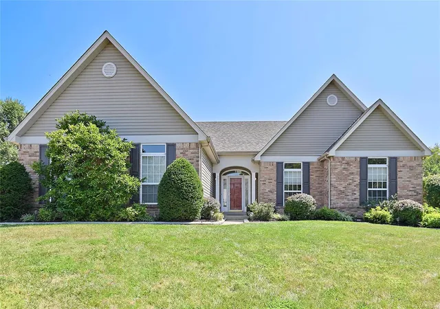 Photo 1 of Sale Pending at 3551 Somerset Hills Dr, Saint Charles, MO 63303 | MLS# 24052997 | Listing updated on 2024-09-03