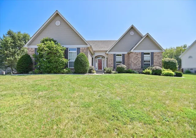Photo 2 of Sale Pending at 3551 Somerset Hills Dr, Saint Charles, MO 63303 | MLS# 24052997 | Listing updated on 2024-09-03