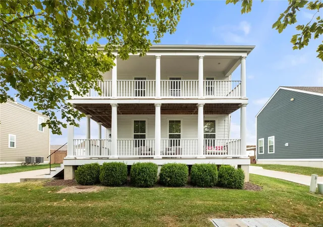 Photo 1 of Sale Pending at 3491 New Town Lake Dr, Saint Charles, MO 63301 | MLS# 24053091 | Listing updated on 2024-10-04
