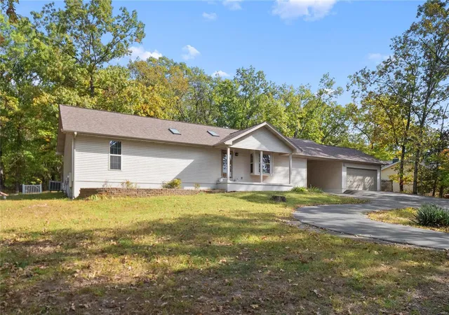 Photo 3 of Single family home for sale at 5705 N Lakeshore Dr, Hillsboro, MO 63050 | MLS# 24053175 | Listing updated on 2024-12-03