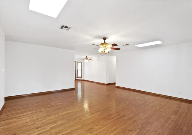 Photo 4 of Single family home for sale at 5705 N Lakeshore Dr, Hillsboro, MO 63050 | MLS# 24053175 | Listing updated on 2024-12-03