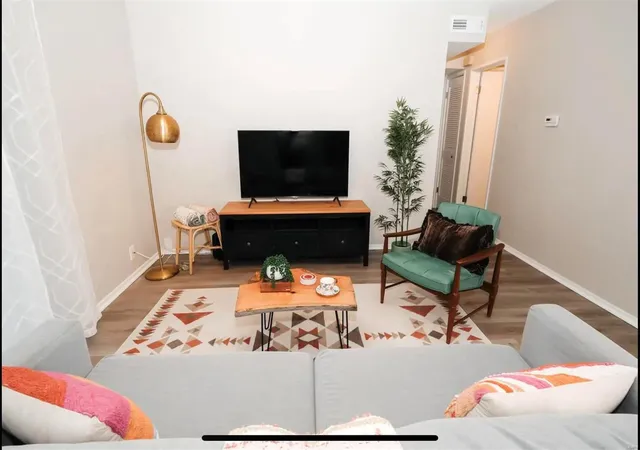 Photo 2 of Condo for sale at 2511 Senator Ct #B, Saint Louis, MO 63125 | MLS# 24053276 | Listing updated on 2024-10-21