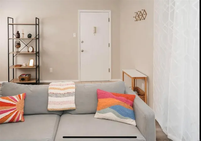 Photo 3 of Condo for sale at 2511 Senator Ct #B, Saint Louis, MO 63125 | MLS# 24053276 | Listing updated on 2024-10-21