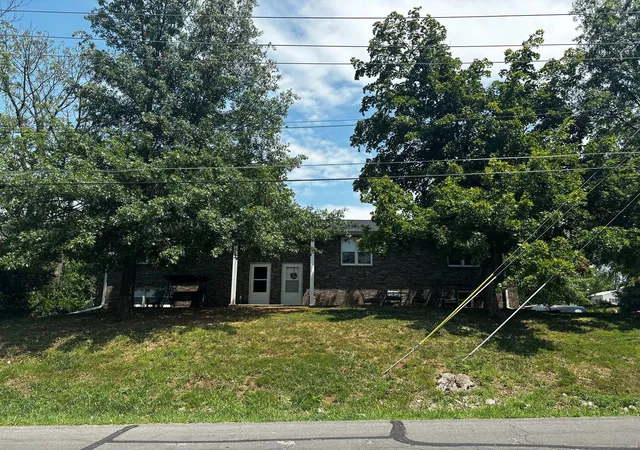 Photo 2 of Multi family home for sale at 627 Hendricks Dr #627 & 629, Mexico, MO 65265 | MLS# 24053282 | Listing updated on 2024-08-21