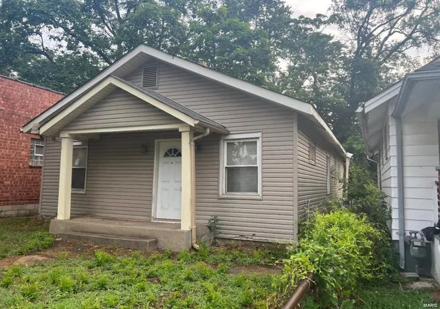 Photo 2 of Sale Pending at 6509 Leschen Ave, Saint Louis, MO 63121 | MLS# 24053292 | Listing updated on 2024-12-09