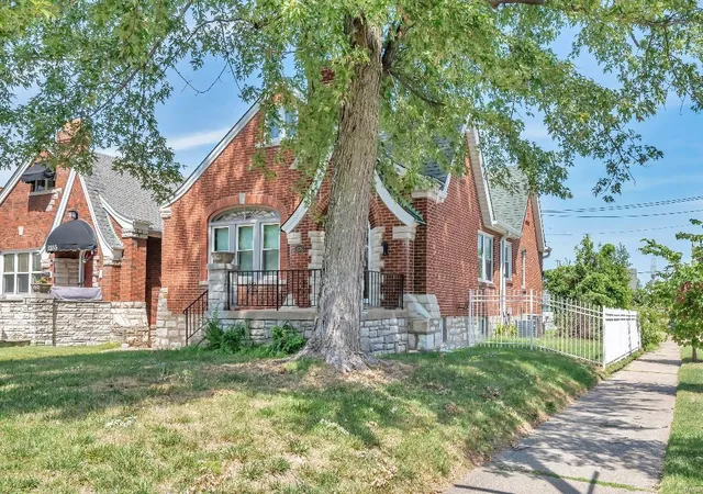 Photo 1 of Single family home for sale at 6201 Winona Ave, Saint Louis, MO 63109 | MLS# 24053467 | Listing updated on 2024-12-05