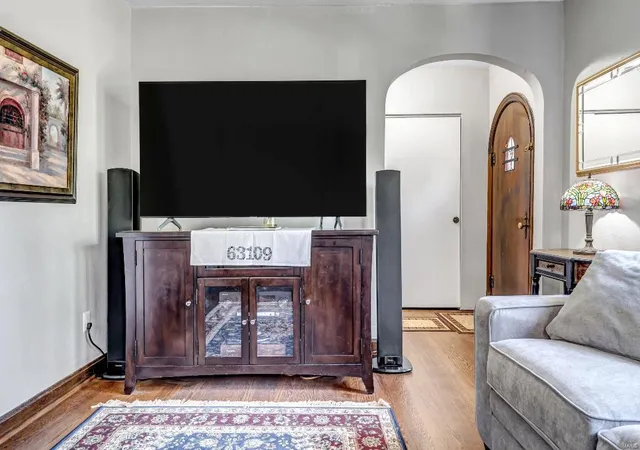 Photo 3 of Single family home for sale at 6201 Winona Ave, Saint Louis, MO 63109 | MLS# 24053467 | Listing updated on 2024-12-05