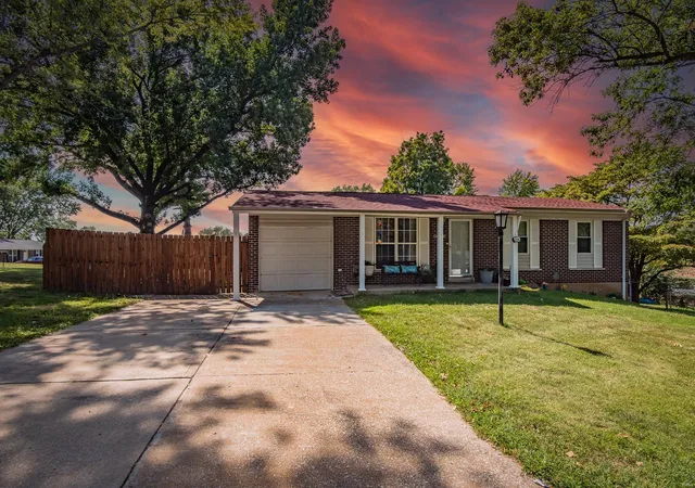 Photo 1 of Sale Pending at 123 Keeney Dr, Saint Charles, MO 63304 | MLS# 24053569 | Listing updated on 2024-09-04