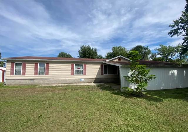 Photo 2 of Single family home for sale at 610 N Caldwell St, Middletown, MO 63359 | MLS# 24053640 | Listing updated on 2025-02-27