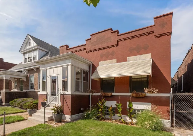 Photo 3 of Sale Pending at 3439 Wyoming St, Saint Louis, MO 63118 | MLS# 24053795 | Listing updated on 2024-11-27