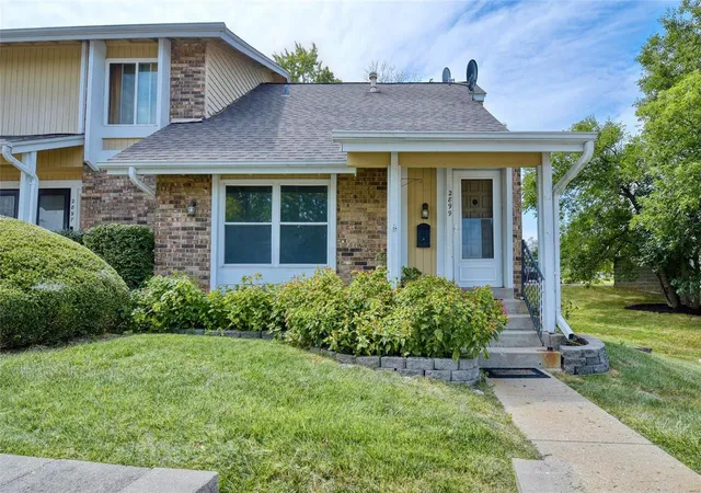 Photo 1 of Sale Pending at 2899 Fairways Cir #K, Saint Charles, MO 63303 | MLS# 24053798 | Listing updated on 2024-09-30