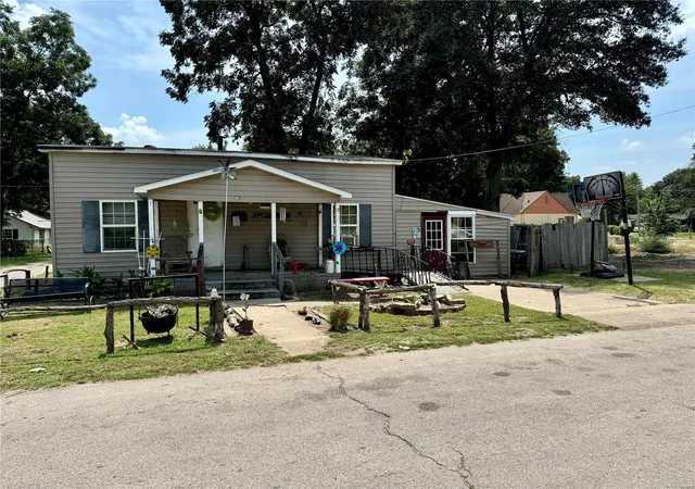 Photo 1 of Single family home for sale at 105 West 5th, Kennett, MO 63857 | MLS# 24053826 | Listing updated on 2024-09-17