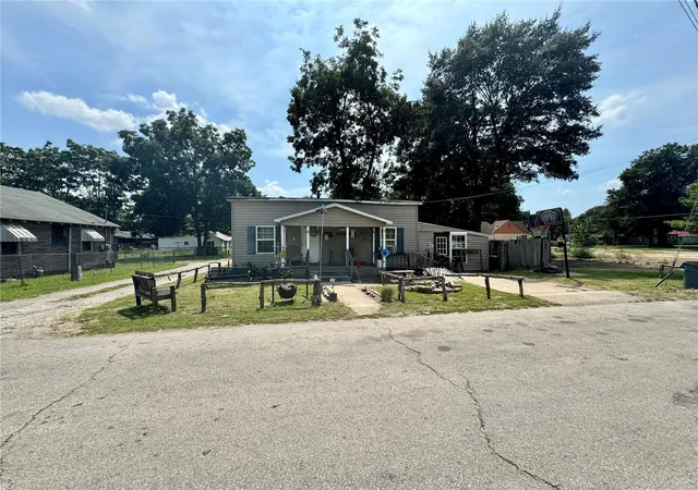 Photo 2 of Single family home for sale at 105 West 5th, Kennett, MO 63857 | MLS# 24053826 | Listing updated on 2024-09-17