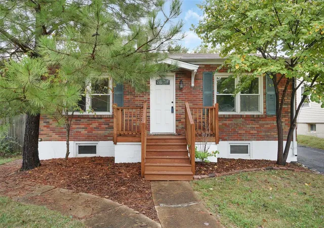 Photo 1 of Sale Pending at 1013 Dolores Ave, Saint Louis, MO 63132 | MLS# 24053948 | Listing updated on 2024-11-24