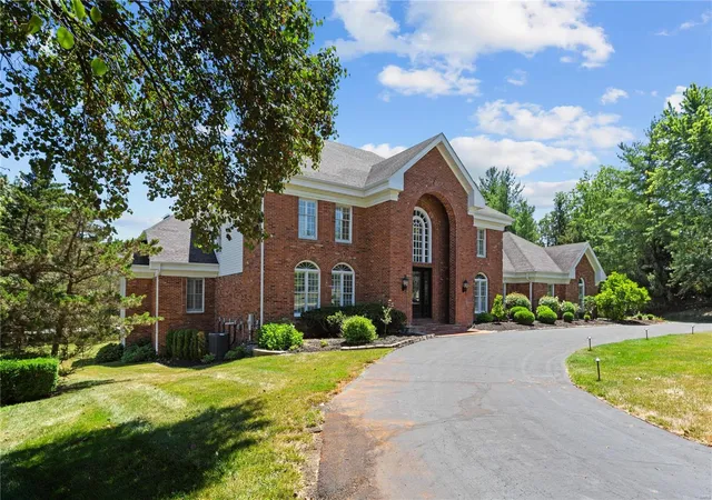 Photo 3 of Mansion for sale at 2242 Whitney Pointe Dr, Chesterfield, MO 63005 | MLS# 24053998 | Listing updated on 2024-11-16