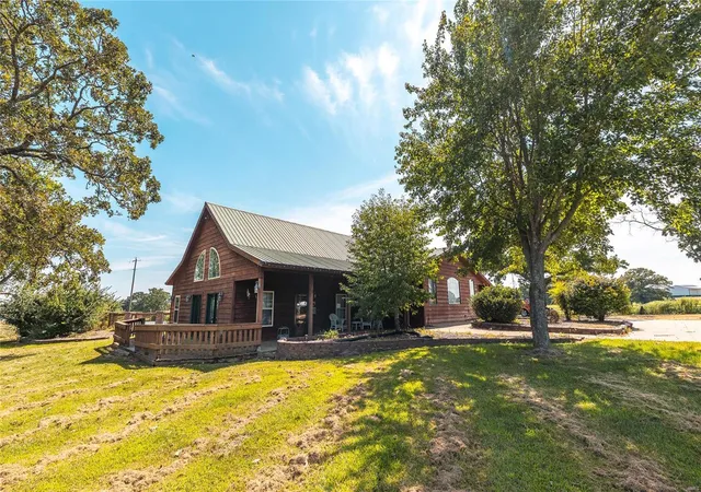 Photo 2 of Single family home for sale at 1862 Price Rd, Owensville, MO 65066 | MLS# 24054094 | Listing updated on 2025-03-19