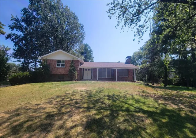 Photo 1 of Sale Pending at 5470 Edelweis Ln, Saint Louis, MO 63129 | MLS# 24054152 | Listing updated on 2024-12-06