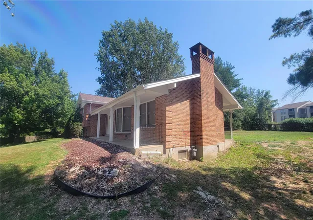Photo 2 of Sale Pending at 5470 Edelweis Ln, Saint Louis, MO 63129 | MLS# 24054152 | Listing updated on 2024-12-06