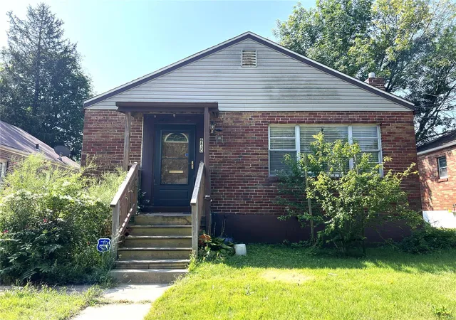 Photo 3 of Sale Pending at 6830 Melrose Ave, Saint Louis, MO 63130 | MLS# 24054191 | Listing updated on 2024-12-12